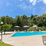 Amazona And Apart-hotel Spartià