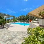 Apart-hotel Amazona And 3*