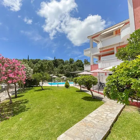 Amazona Apartments&studios Spartià