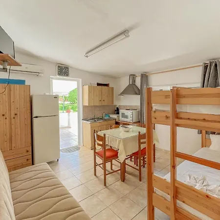 Amazona Apartments&studios 3*