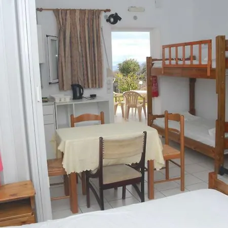 Amazona Apartments&studios 3* Spartià